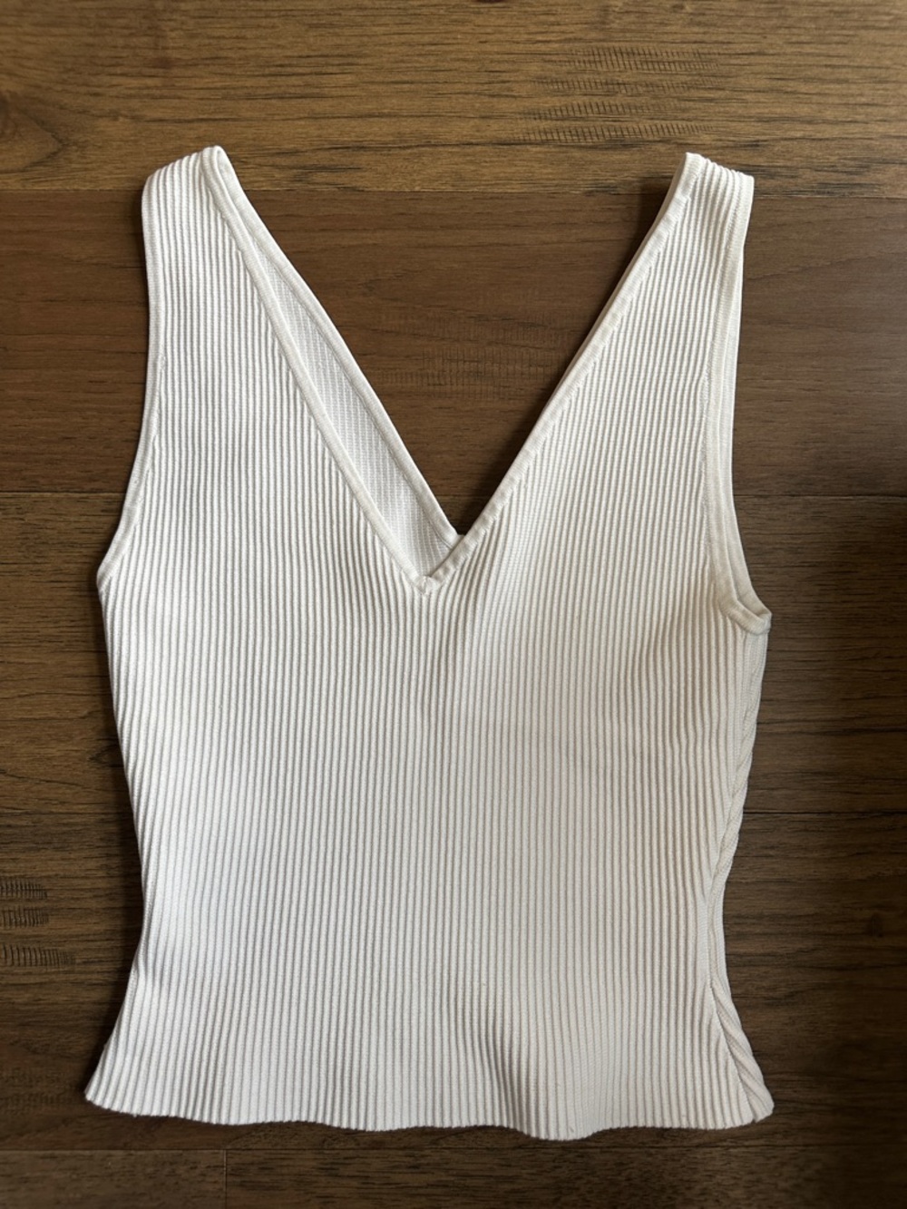 V-Neck Ribbed Tank Top Babaton